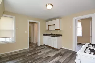 10 Essex Ct, Lynn, MA 01902 - Photo 12