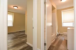 10 Essex Ct, Lynn, MA 01902 - Photo 8
