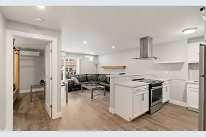 26 W Wyoming Avenue #2D, Melrose, MA 02176 - Photo 8
