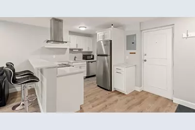 26 W Wyoming Avenue #2D, Melrose, MA 02176 - Photo 4