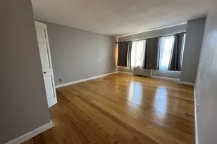 22 Chestnut Pl, Brookline, MA 02445 - Photo 14