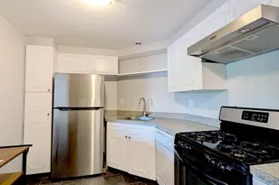 22 Chestnut Pl, Brookline, MA 02445 - Photo 6