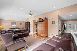 3085 Hunters Hill Dr, Dighton, MA 02715 - Photo 4