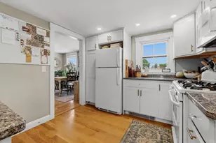 44 Charnock St, Beverly, MA 01915 - Photo 4
