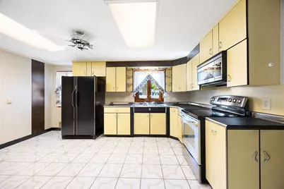 67 Manning St, Chicopee, MA 01020 - Photo 8
