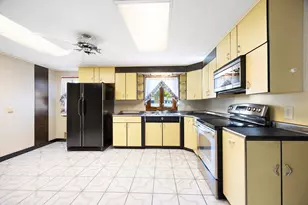 67 Manning St, Chicopee, MA 01020 - Photo 8