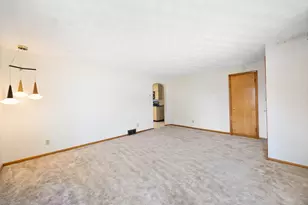 67 Manning St, Chicopee, MA 01020 - Photo 12
