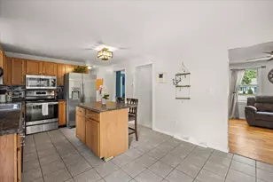111 Downing Dr, Taunton, MA 02780 - Photo 6