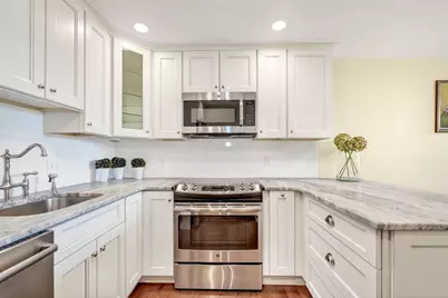 51 Pettee St #49, Newton, MA 02464 - Photo 6