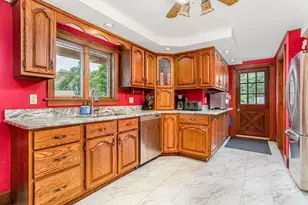 54 Charles St, Gardner, MA 01440 - Photo 4