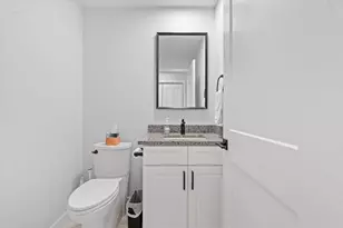 19 Willis St, Auburn, MA 01501 - Photo 10