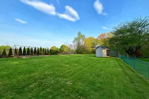 129 Elm St, Agawam, MA 01001 - Photo 12