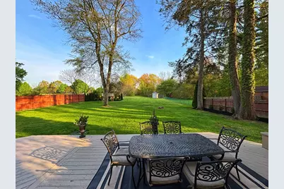 129 Elm St, Agawam, MA 01001 - Photo 8
