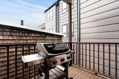 133 I St #3, Boston, MA 02127 - Photo 6