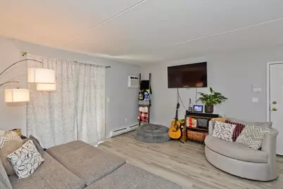 24 Maplecrest Cir #D, Holyoke, MA 01040 - Photo 8