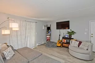 24 Maple Crest Cir, Holyoke, MA 01040 - Photo 8