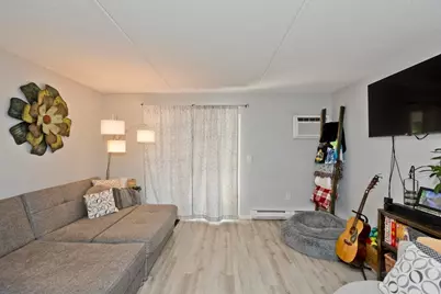 24 Maplecrest Cir #D, Holyoke, MA 01040 - Photo 6