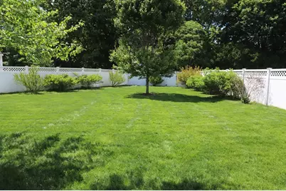 24 Circle Drive, West Springfield, MA 01089 - Photo 8