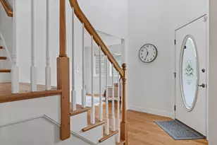 8 Cardinal Cir, Shrewsbury, MA 01545 - Photo 4