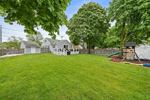 560 Pond St, Weymouth, MA 02190 - Photo 36