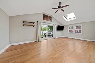 560 Pond St, Weymouth, MA 02190 - Photo 16