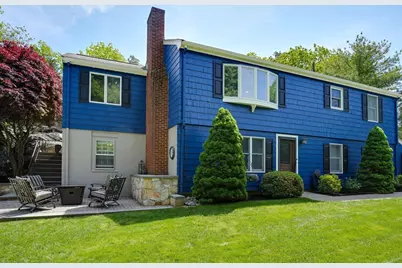 28 Edgemere St, Melrose, MA 02176 - Photo 2