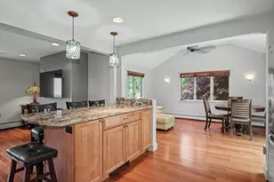28 Edgemere St, Melrose, MA 02176 - Photo 6