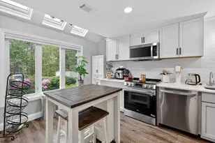 425 Maple Brook Rd, Bellingham, MA 02019 - Photo 2