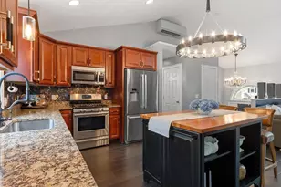 24 High St, North Brookfield, MA 01535 - Photo 8