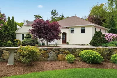 6 Victoria Rd, Manchester by the Sea, MA 01944 - Photo 2