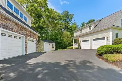 39 Opal Cir, Franklin, MA 02038 - Photo 2