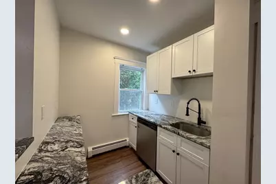 8 Glendale St #1R, Salem, MA 01970 - Photo 4