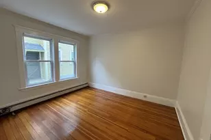 8 Glendale St, Salem, MA 01970 - Photo 12