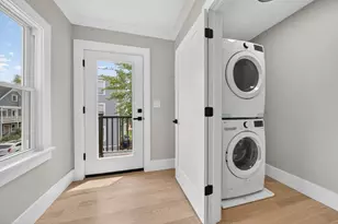 29 Hanson St, Somerville, MA 02143 - Photo 10