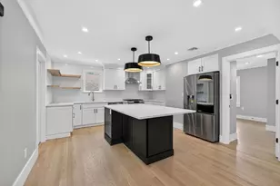 29 Hanson St, Somerville, MA 02143 - Photo 4