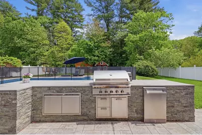 84 Patricia Ln, Weymouth, MA 02190 - Photo 6