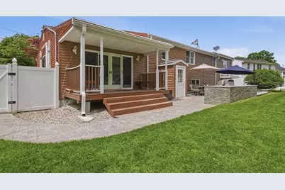 84 Patricia Ln, Weymouth, MA 02190 - Photo 4