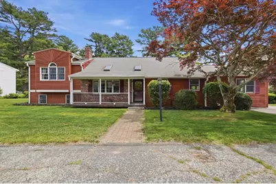 84 Patricia Ln, Weymouth, MA 02190 - Photo 2