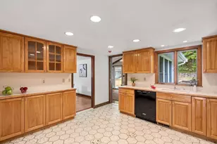 33 Heather Dr, Norwood, MA 02062 - Photo 10