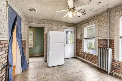 38 Phoenix Street, Springfield, MA 01104 - Photo 4