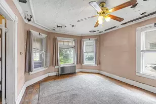 38 Phoenix St, Springfield, MA 01104 - Photo 2