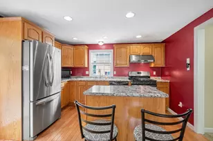 57 Magnolia St, Lowell, MA 01854 - Photo 4