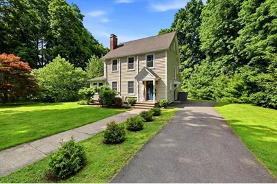32 Lincoln Rd, Longmeadow, MA 01106 - Photo 2