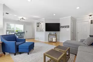 812 Gazebo Cir, Reading, MA 01867 - Photo 6