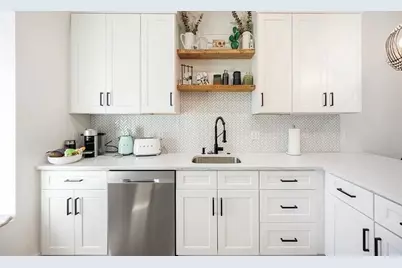 8 Viking #3, Boston, MA 02127 - Photo 2