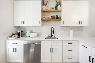 8 Viking, Boston, MA 02127 - Photo 2