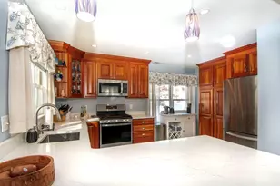 16 Holly Ct, Rockland, MA 02370 - Photo 4