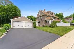 24 Northrop St, Hopedale, MA 01747 - Photo 2