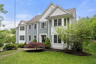 19 Dunedin Rd, Wellesley, MA 02481 - Photo 2
