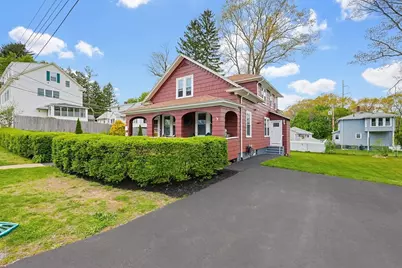 8 Elton St, Worcester, MA 01604 - Photo 2